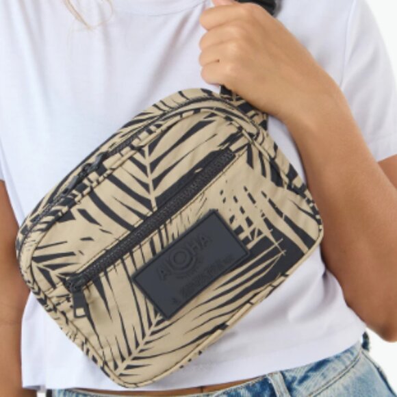 Aloha Collection Keep It Light Hip Pack Areca NWT - Picture 1 of 5